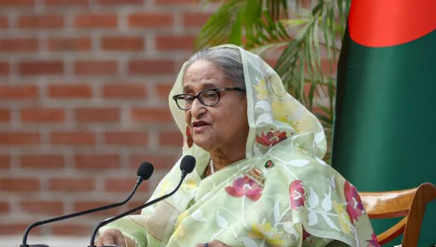 След кървавите протести: Премиерът на Бангладеш подаде оставка (ВИДЕО)