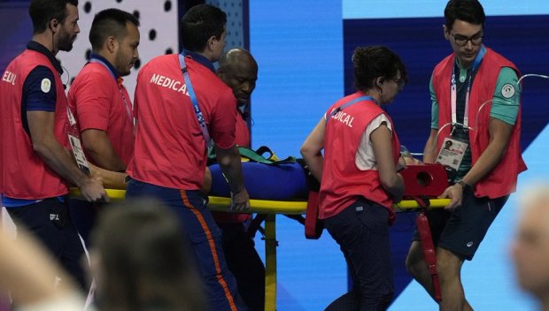 Плувкиня припадна след състезание на Олимпийските игри