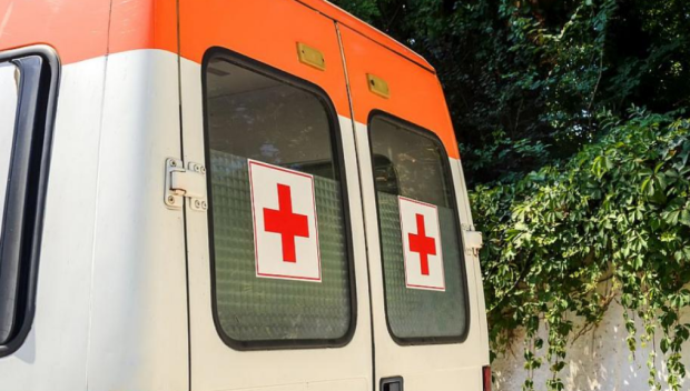 Работник на жп линията Елин Пелин – Костенец падна от 4-метрово скеле