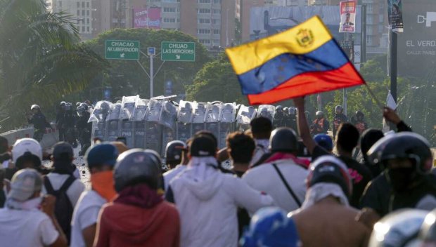 Латинска Америка и Испания отхвърлят контрол над Венецуела