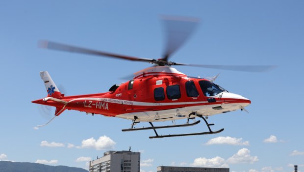 Вдигнаха въздушната линейка за пострадал след падане от голяма височина