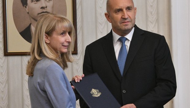 ВАЖЕН ДЕН: Кожарева трябва да представи състава на служебния кабинет