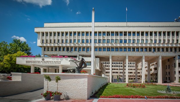 Външно за изчезналия в Охридското езеро българин: Продължават издирвателните действия