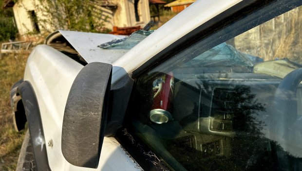 Шофьор с положителна проба за алкохол заспа зад волана и се блъсна с колата си в ограда