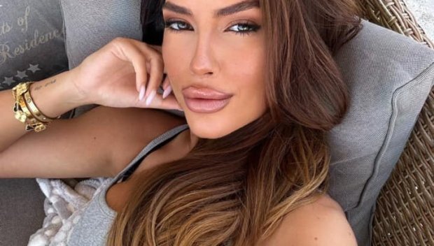 Тита флиртува с нов мъж (СНИМКА)