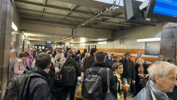 Евакуираха влак с евродепутати