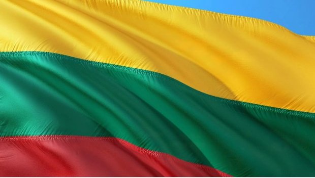 Литва затвори границата си с Беларус заради балони