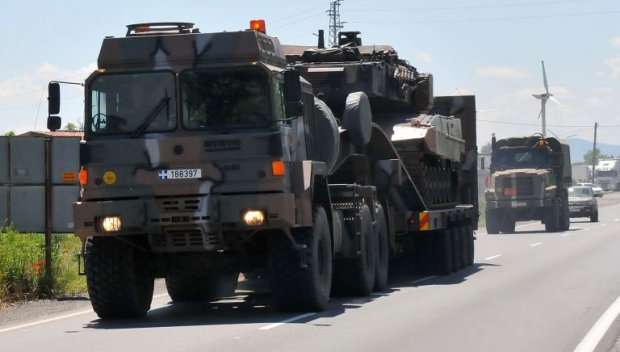 US военни колони преминават през България