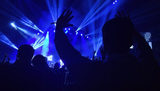 Тийнейджър преби 32-годишен мъж в дискотека в Етрополе