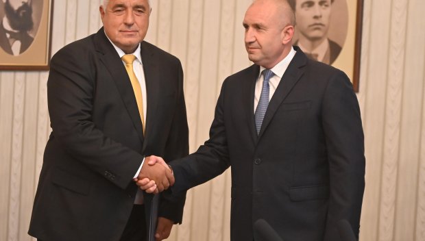 Да, Бойко Борисов трябва да отиде в президентството и да вземе първия мандат, но да го върне