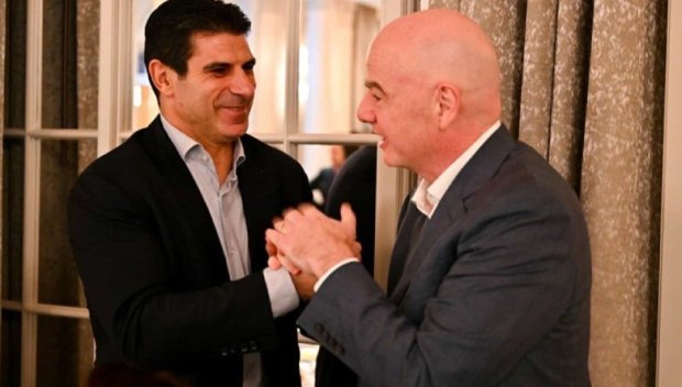 ФИФА бръкна в джоба на Гонзо и БФС