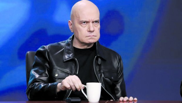 Слави Трифонов с ШОКИРАЩ РАЗКАЗ за погромите на ППДБ: Депутатът Пандов посочи две жени - лумпени ги свалиха на земята, псуваха ги и ги заплашваха