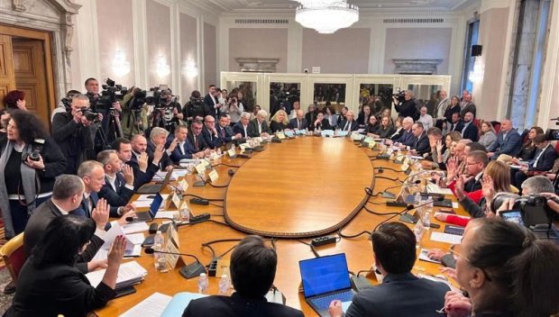 Ресорната комисия в парламента одобри удължителния Закон за държавния бюджет