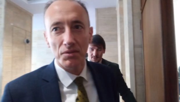 Министър Вълчев: Много кметове злоупотребяват с правомощието си да обявяват неучебни дни
