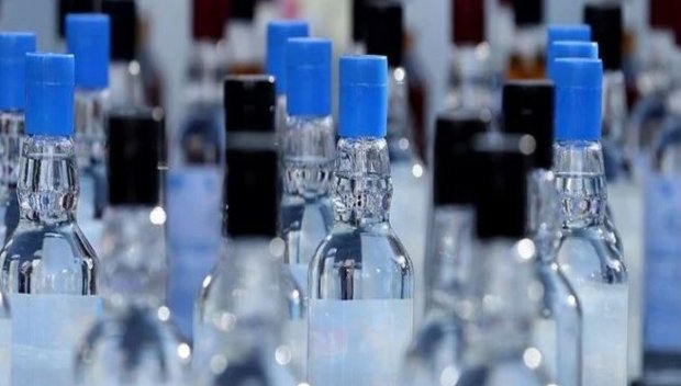 Спипаха 100 литра дизелово гориво и близо 400 литра нелегален алкохол в Плевенско