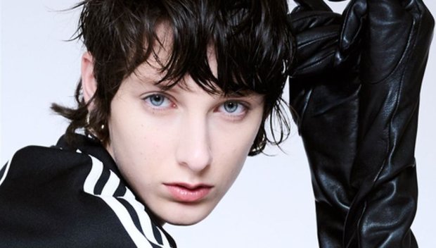 Дъщерята на Калин Сърменов дефилира за Валентино в Париж (СНИМКИ)