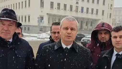 ЕКШЪН! Костадинов и депутатите му влязоха в БНБ, издирват представители на Международния валутен фонд (ВИДЕО)