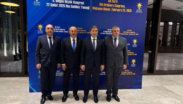 В АНКАРА: Двама лидери на ДПС-Ново начало взеха участие в голям форум на АК Парти (СНИМКИ)