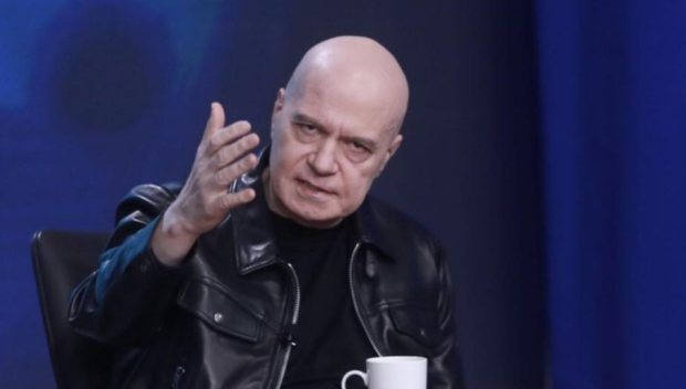 САМО В ПИК И РЕТРО: Слави рони сълзи за блондинка от „Ергенът“ (СНИМКИ)