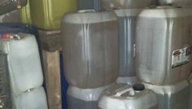 Арестуваха двама младежи, откраднали над 400 литра нафта във Видинско