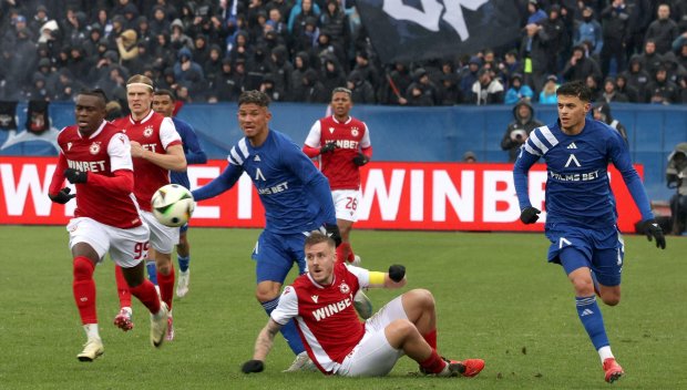 ВЕЧНОТО ДЕРБИ: ЦСКА пропиля два чисти гола и стигна само до точка срещу Левски (СНИМКИ)