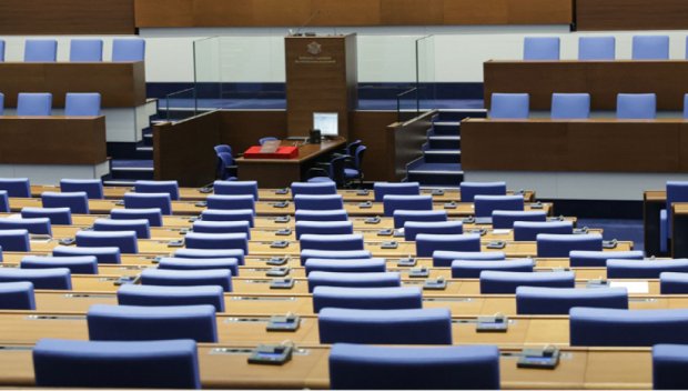 ИЗВЪНРЕДНО В ПИК TV! Депутатите приеха няколко законопроекта покрай вота на недоверие (ОБНОВЕНА)