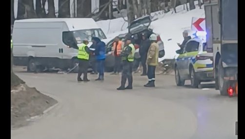 ТЕЖКА КАТАСТРОФА на Петрохан: Бус смачка челно кола (ВИДЕО/СНИМКА)