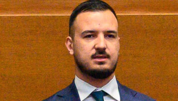 Човек на Руди Гела издържа само пет дни в парламента, хвърли оставка