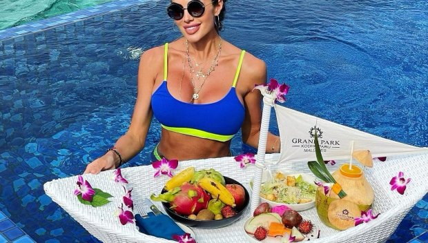 Златка Райкова с помощници на море