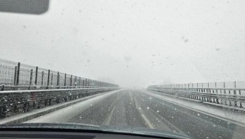 Силен снеговалеж в Германия предизвика стотици катастрофи