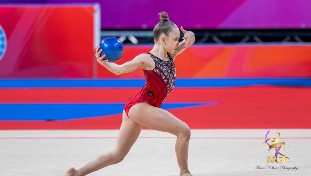 НА СВЕТОВНАТА КУПА: Стилияна Николова зарадва България с два златни медала