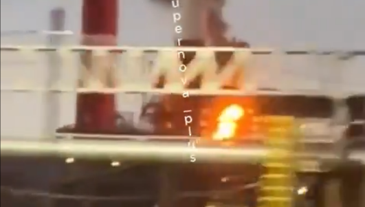 Рафинерия на „Роснефт” в Далечния изток се запали (ВИДЕО)