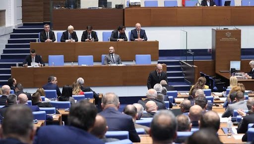 ПИК TV: Депутатите обсъждат втория вот на недоверие. Очаква се... (ОБНОВЕНА)