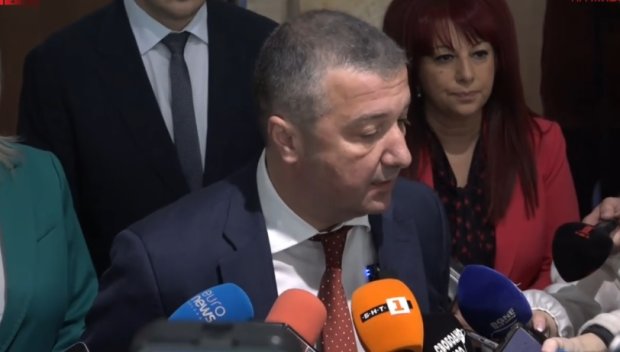 ПИК TV! БСП скочи на Доган и хората му: Искат да бъдат и с опозицията, и с управляващите! Избирателят няма да ги търпи (ВИДЕО)