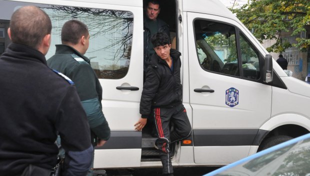 Мащабна спецакция във Велинградско: Задържаха 10 души