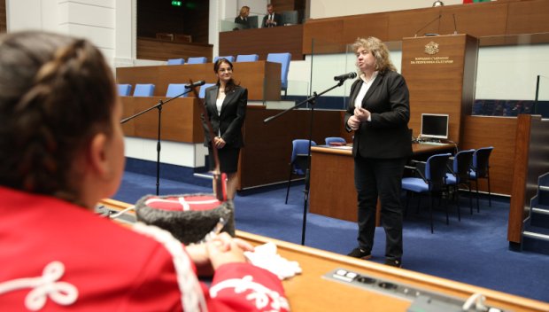 Наталия Киселова се срещна със 160 гвардейци (СНИМКИ)