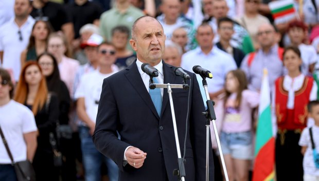 ОПИТ ЗА САБОТАЖ? Митрофанова ли му натисна копчето - вижте как само преди 2 месеца Радев хвали еврозоната (ВИДЕО)