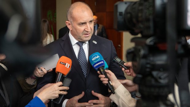 ЛУКАВИЕТО Е НА ДОНДУКОВ 2: Президентът се омота след бурните реакции срещу референдума