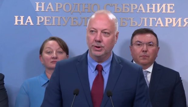 ИЗВЪНРЕДНО В ПИК TV! Росен Желязков с първи думи след Съвета за съвместно управление: Коалицията е стабилна! Има всички предпоставки за цял управленски мандат (ВИДЕО)