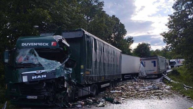 Повдигнаха обвинение на българския шофьор за тежката катастрофа с три жертви до Комотини