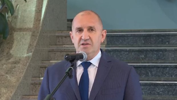Публикация срещу Радев взриви Мрежата: Защо президентът не защити стачкуващите в София? ЗАЩОТО не му пука как живеят шофьорите