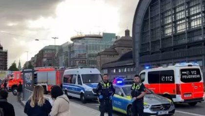 ТЕРОР В ГЕРМАНИЯ! 12 души са ранени след нападение с нож на главната жп гара в Хамбург