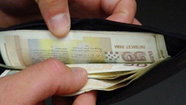 Опит за измама в Перник: Клиентка плати със 100 лв. и поиска по-голямо ресто