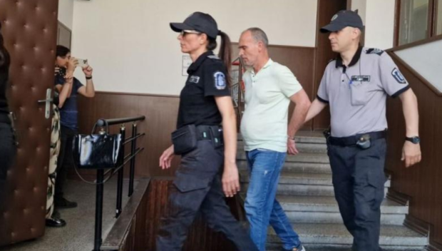 Лекарите, продавали метадон в Пловдив, остават в ареста