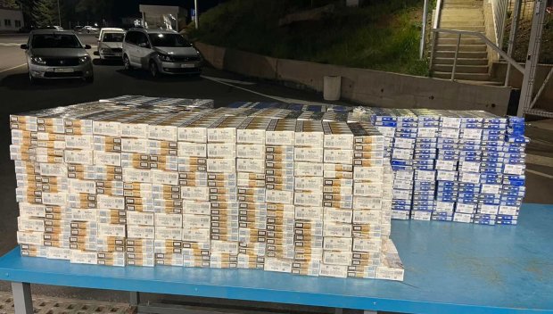 176 880 къса контрабандни цигари задържаха митничарите от Калотина (СНИМКИ/ВИДЕО)