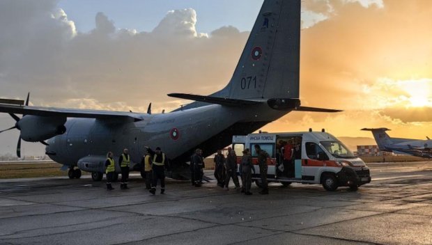 Военният „Спартан” транспортира болно дете от Антверпен до София