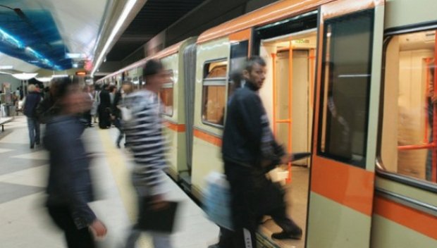 Изгубиха шестгодишно дете в центъра на София, намериха го в метрото