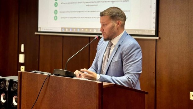 Арти от Един за друг стана доктор
