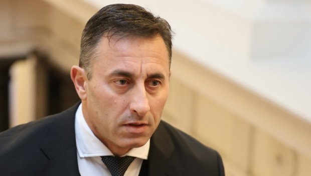 ОЧАКВАНЕ! Вписват Румен Спецов в Търговския регистър