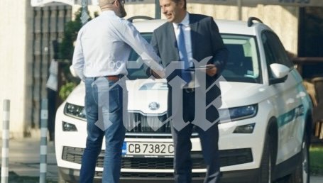 САМО В ПИК! Кирил Петков на раздумка със спрягания от умно-красивите за главен прокурор Андрей Янкулов (СНИМКИ)